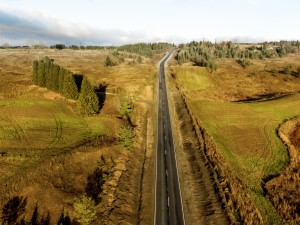 Более 1 тыс. км дорог, ведущих к национальным паркам и заказникам, обновят по нацпроекту